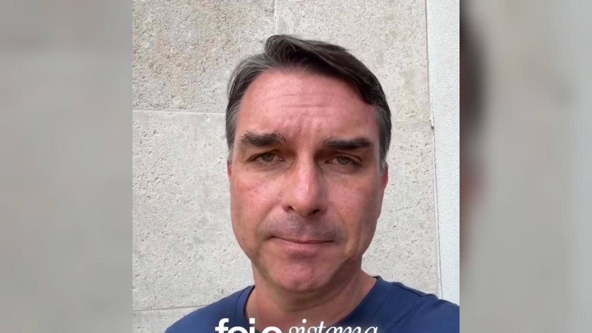 Flávio Bolsonaro fala em post no Instagram.