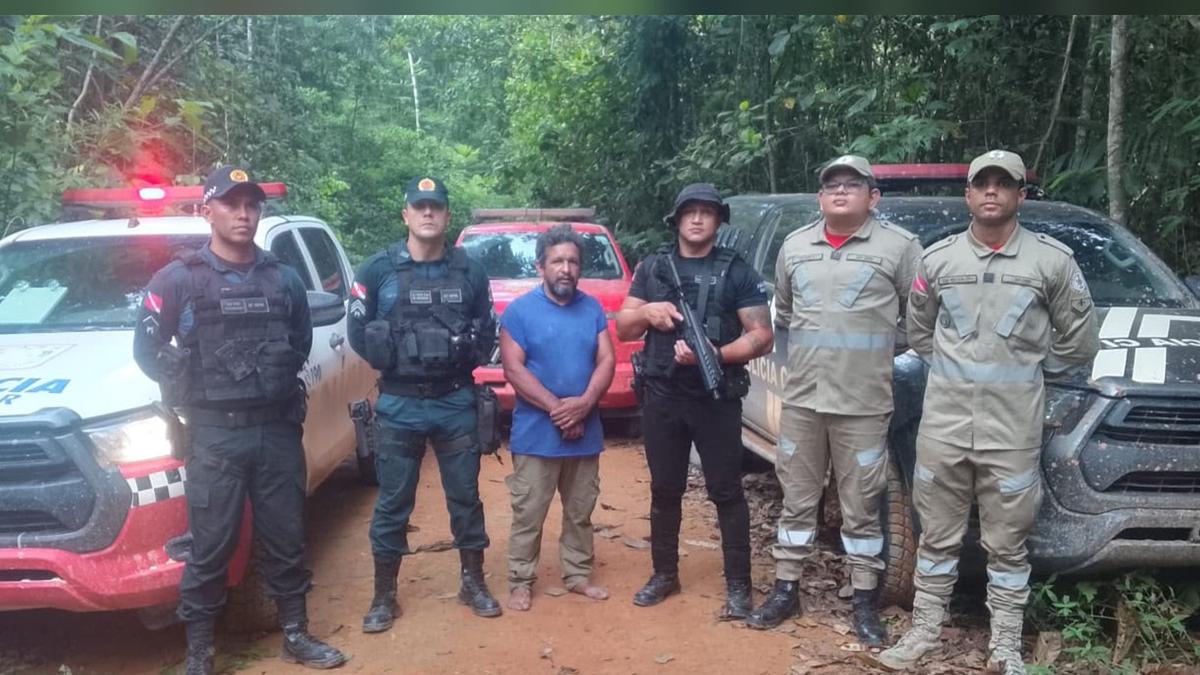 Homem encontrado juntamente das equipes de resgate